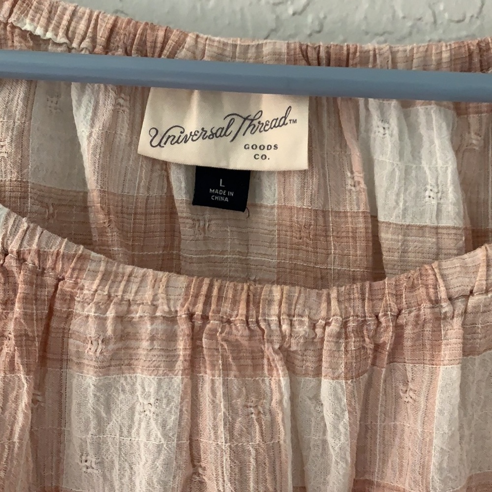 Fun blouse! Size large - Picture 2 of 3